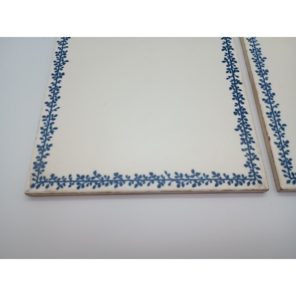 Richard Ginori Tiles Delft Blue Laurel Leaf Border Dated 1967 Set Of 2 - Picture 3 of 6
